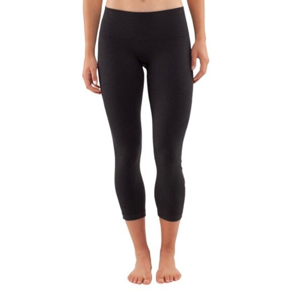 Lululemon Ebb And Flow Crop II Black size 6 - Picture 2 of 15